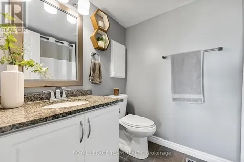 368 Crownridge Drive Ottawa ON K2M 3A4