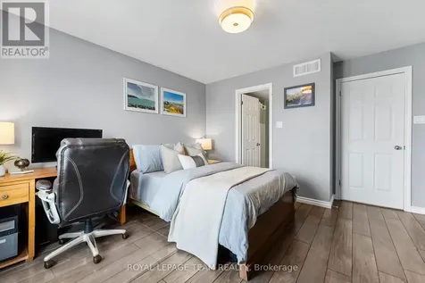368 Crownridge Drive Ottawa ON K2M 3A4