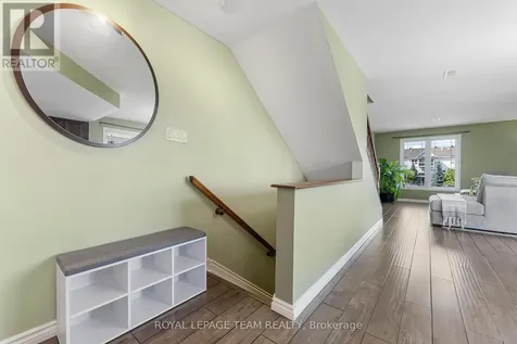 368 Crownridge Drive Ottawa ON K2M 3A4