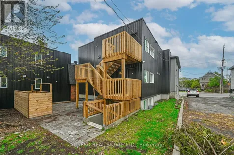 216 Mcarthur Avenue Ottawa ON K1L 6P5