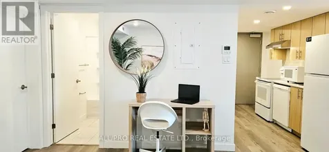 216 Mcarthur Avenue Ottawa ON K1L 6P5