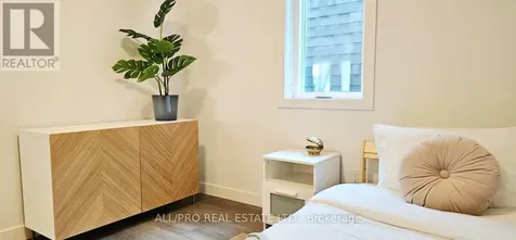 216 Mcarthur Avenue Ottawa ON K1L 6P5