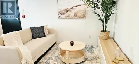 216 Mcarthur Avenue Ottawa ON K1L 6P5