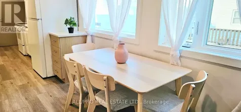 216 Mcarthur Avenue Ottawa ON K1L 6P5
