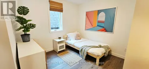 216 Mcarthur Avenue Ottawa ON K1L 6P5