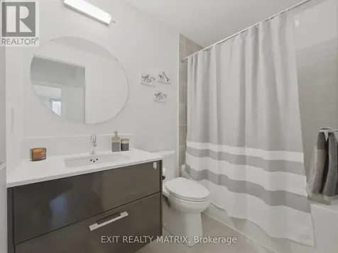 255 Bay Street Ottawa ON K1R 0C5