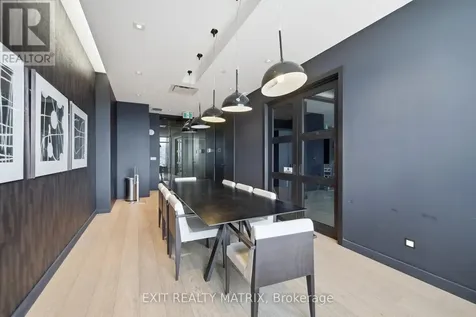 255 Bay Street Ottawa ON K1R 0C5