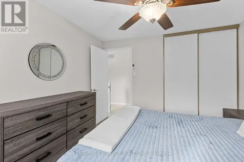 1728 Teakdale Avenue Ottawa ON K1C 6M7