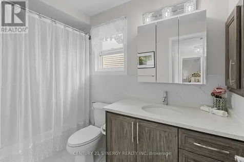 1728 Teakdale Avenue Ottawa ON K1C 6M7