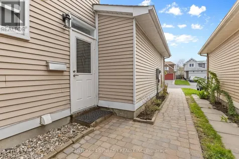1728 Teakdale Avenue Ottawa ON K1C 6M7