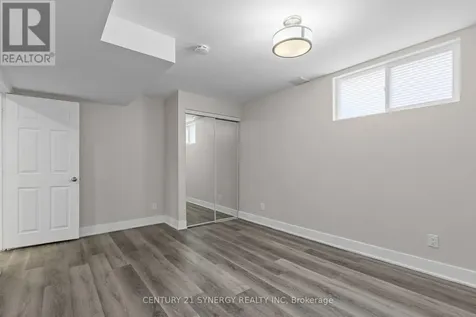 1728 Teakdale Avenue Ottawa ON K1C 6M7