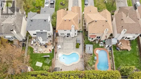 1728 Teakdale Avenue Ottawa ON K1C 6M7