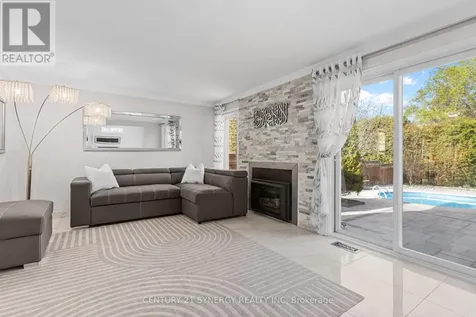 1728 Teakdale Avenue Ottawa ON K1C 6M7