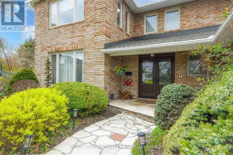 2711 Wyldewood Street Ottawa ON K1T 2S1