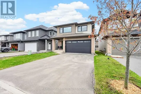 843 Sendero Way Ottawa ON K2S 2W9