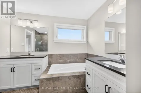 843 Sendero Way Ottawa ON K2S 2W9
