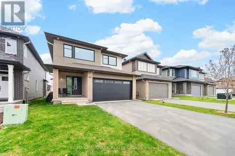 843 Sendero Way Ottawa ON K2S 2W9