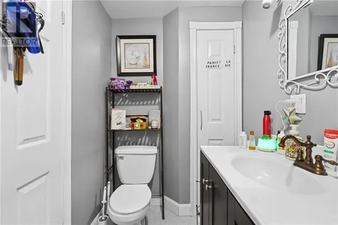 427 Montague Avenue Sudbury ON p3c 4g6