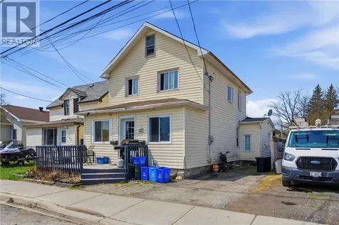 427 Montague Avenue Sudbury ON p3c 4g6