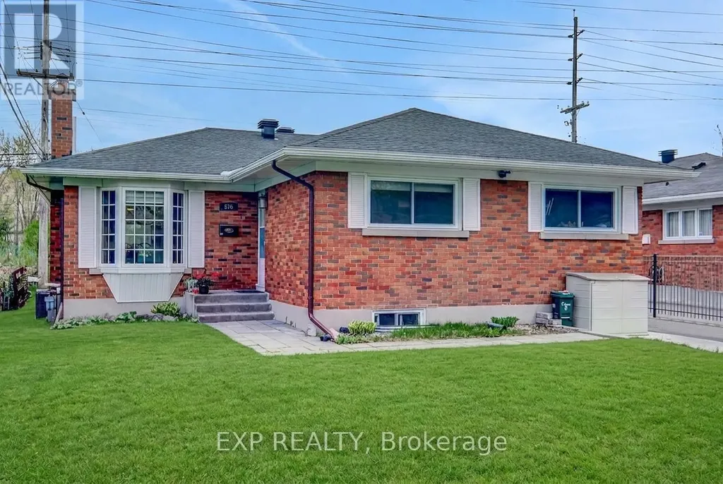 576 Browning Avenue Ottawa ON K1G 0T4