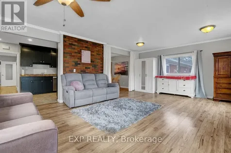 576 Browning Avenue Ottawa ON K1G 0T4
