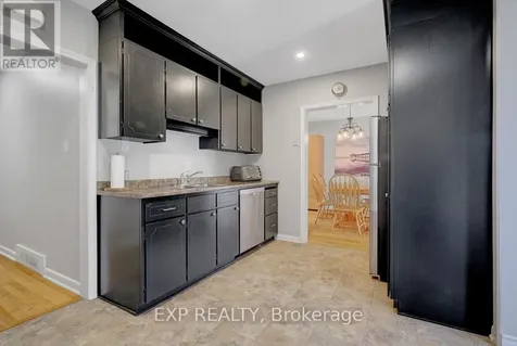 576 Browning Avenue Ottawa ON K1G 0T4