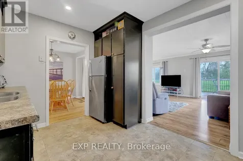 576 Browning Avenue Ottawa ON K1G 0T4