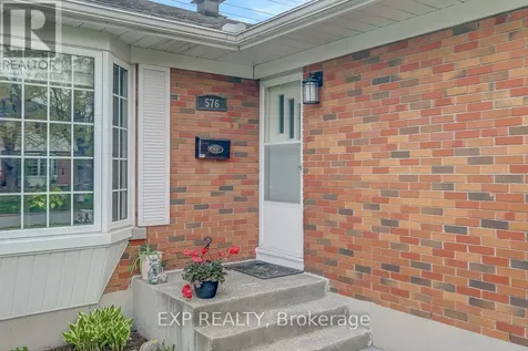 576 Browning Avenue Ottawa ON K1G 0T4