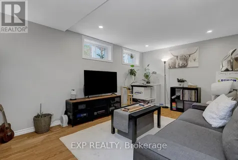 576 Browning Avenue Ottawa ON K1G 0T4