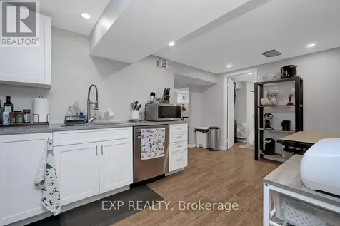 576 Browning Avenue Ottawa ON K1G 0T4