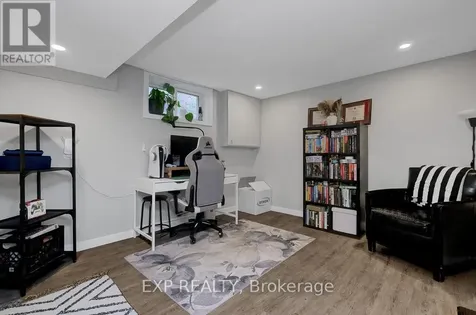 576 Browning Avenue Ottawa ON K1G 0T4