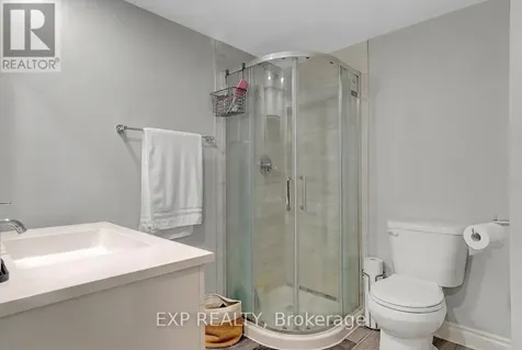 576 Browning Avenue Ottawa ON K1G 0T4