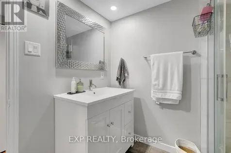 576 Browning Avenue Ottawa ON K1G 0T4