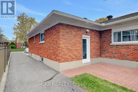 576 Browning Avenue Ottawa ON K1G 0T4