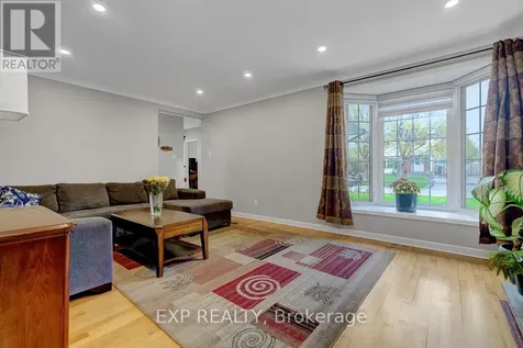 576 Browning Avenue Ottawa ON K1G 0T4