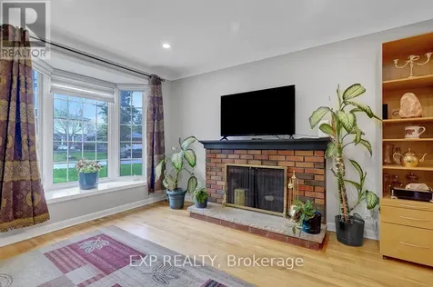 576 Browning Avenue Ottawa ON K1G 0T4