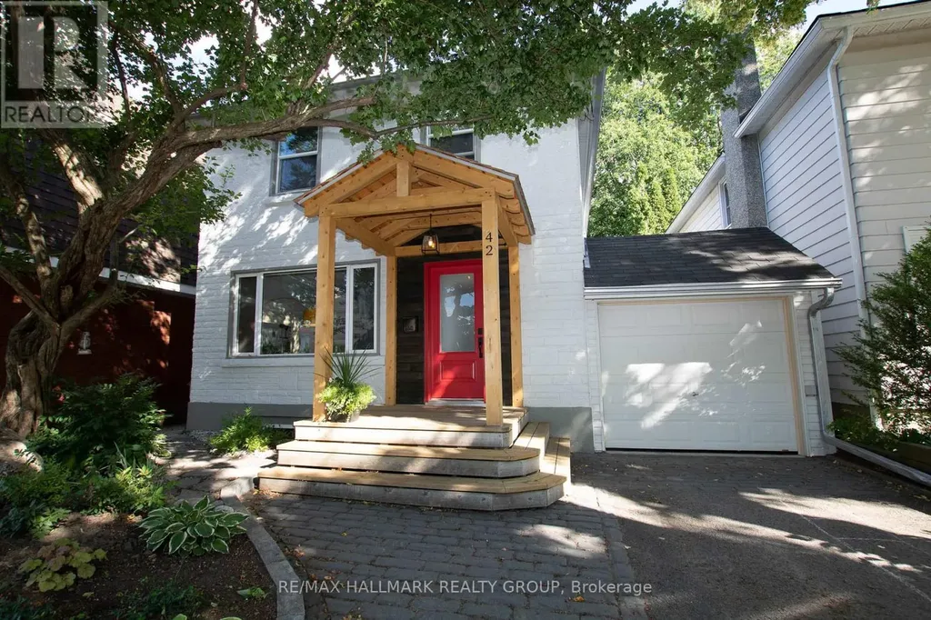 42 Glengarry Road Ottawa ON K1S 0L5