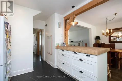 42 Glengarry Road Ottawa ON K1S 0L5