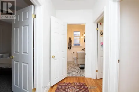 42 Glengarry Road Ottawa ON K1S 0L5