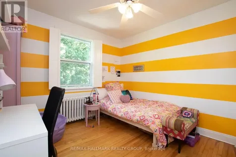 42 Glengarry Road Ottawa ON K1S 0L5