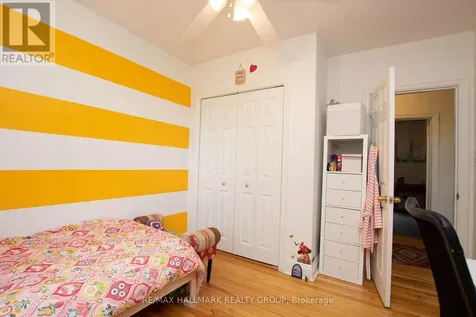 42 Glengarry Road Ottawa ON K1S 0L5
