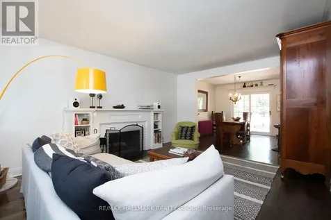 42 Glengarry Road Ottawa ON K1S 0L5