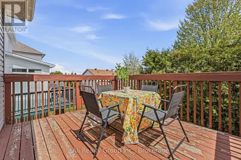 132 Grenadier Way Ottawa ON K2J 4M1