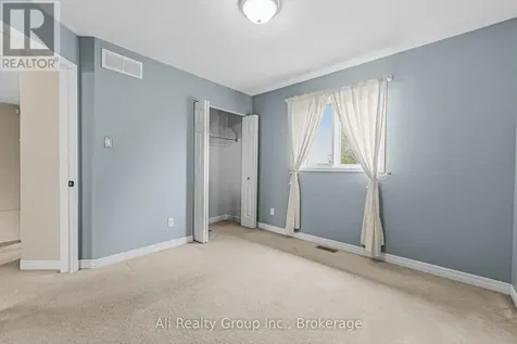 132 Grenadier Way Ottawa ON K2J 4M1