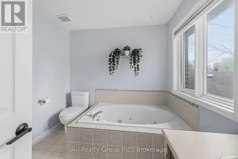 132 Grenadier Way Ottawa ON K2J 4M1