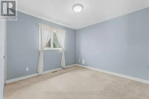 132 Grenadier Way Ottawa ON K2J 4M1