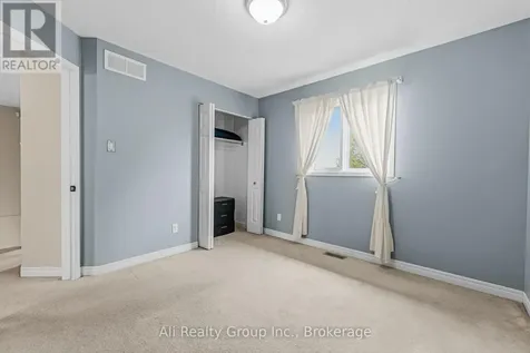 132 Grenadier Way Ottawa ON K2J 4M1