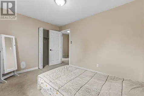 132 Grenadier Way Ottawa ON K2J 4M1