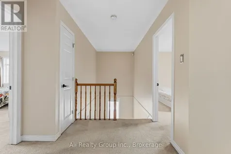 132 Grenadier Way Ottawa ON K2J 4M1