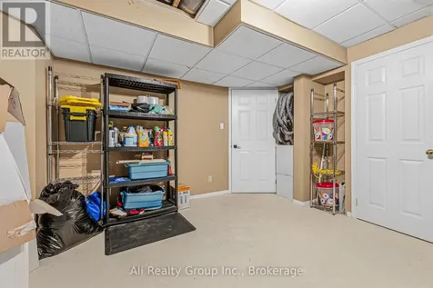132 Grenadier Way Ottawa ON K2J 4M1